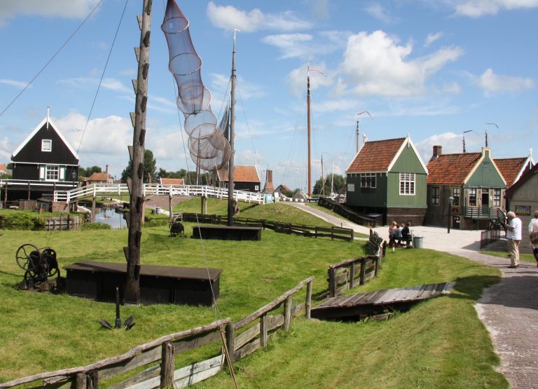 Veerdienst Stavoren en bezoek Zuiderzeemuseum (combi ticket) — museum-expo in Stavoren