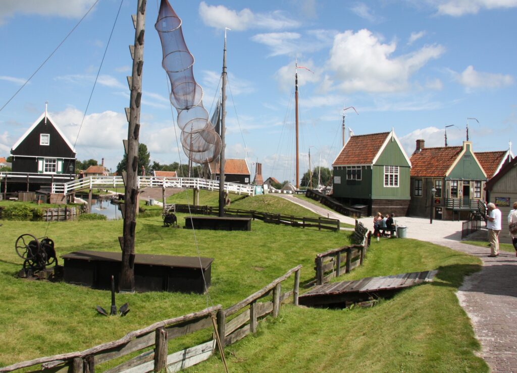 Veerdienst Stavoren en bezoek Zuiderzeemuseum (combi ticket) in Stavoren
